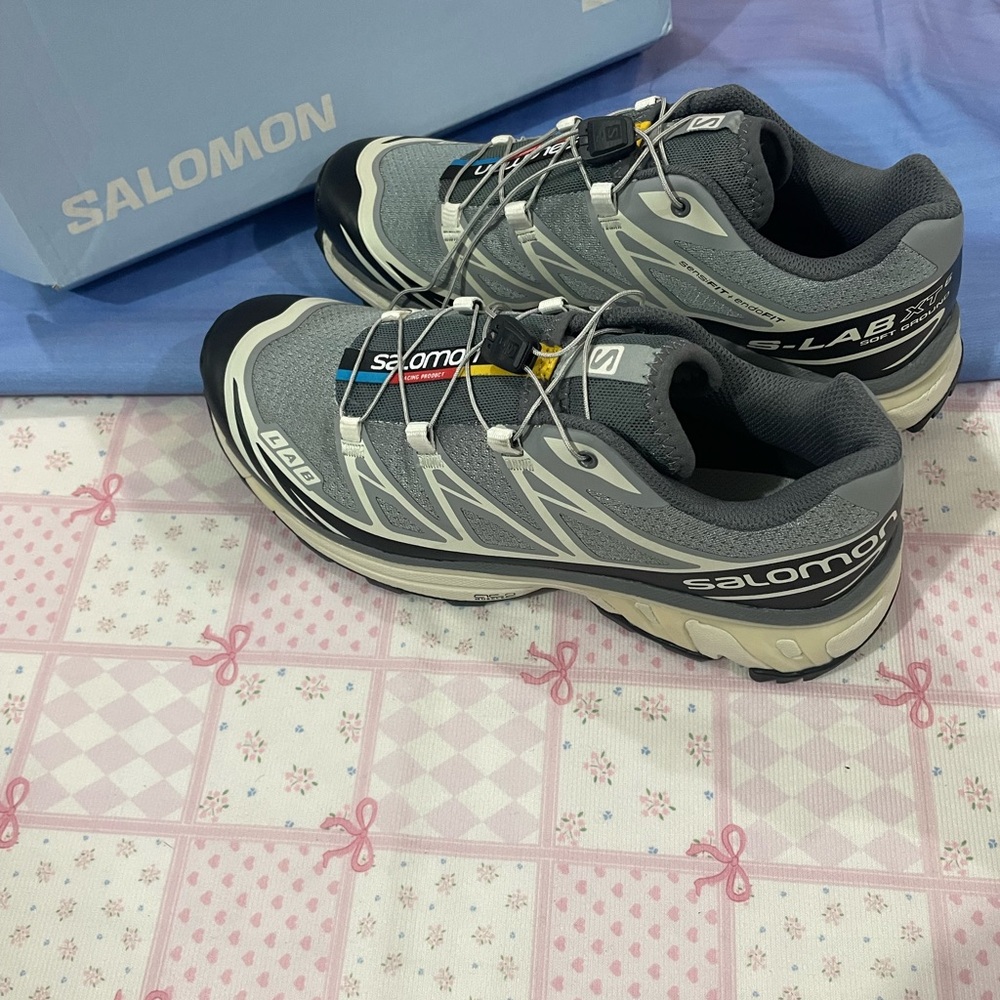 Salomon Grey and Cream Trail Running Shoes with Fastlace - Picture 3 of 9